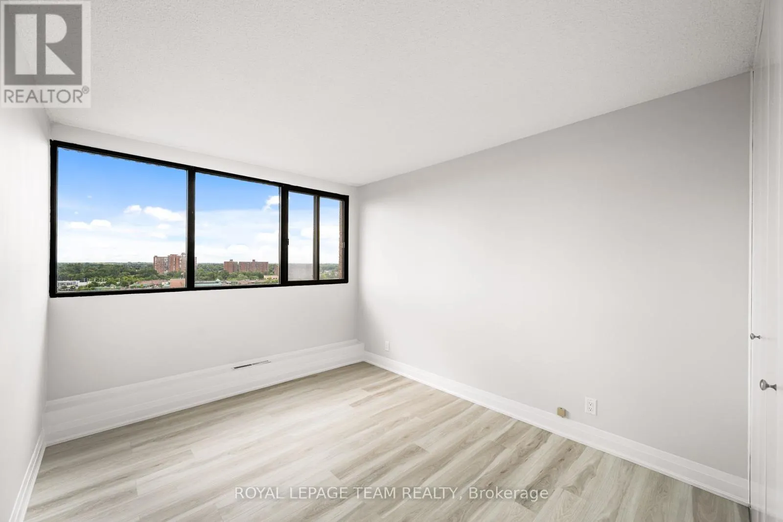 1607 - 1285 CAHILL DRIVE