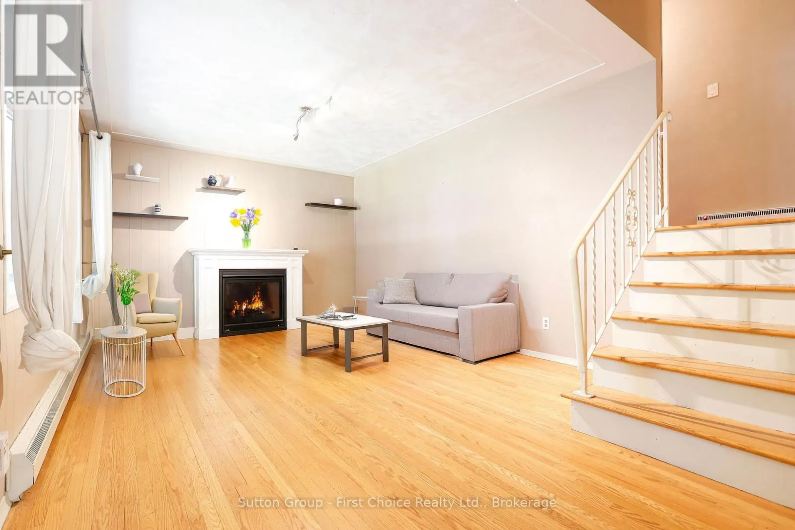 292 REDFORD CRESCENT