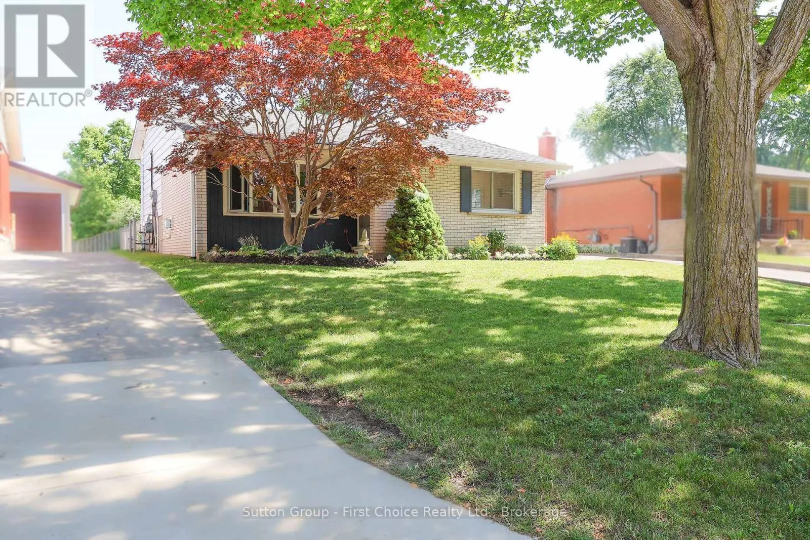 292 REDFORD CRESCENT