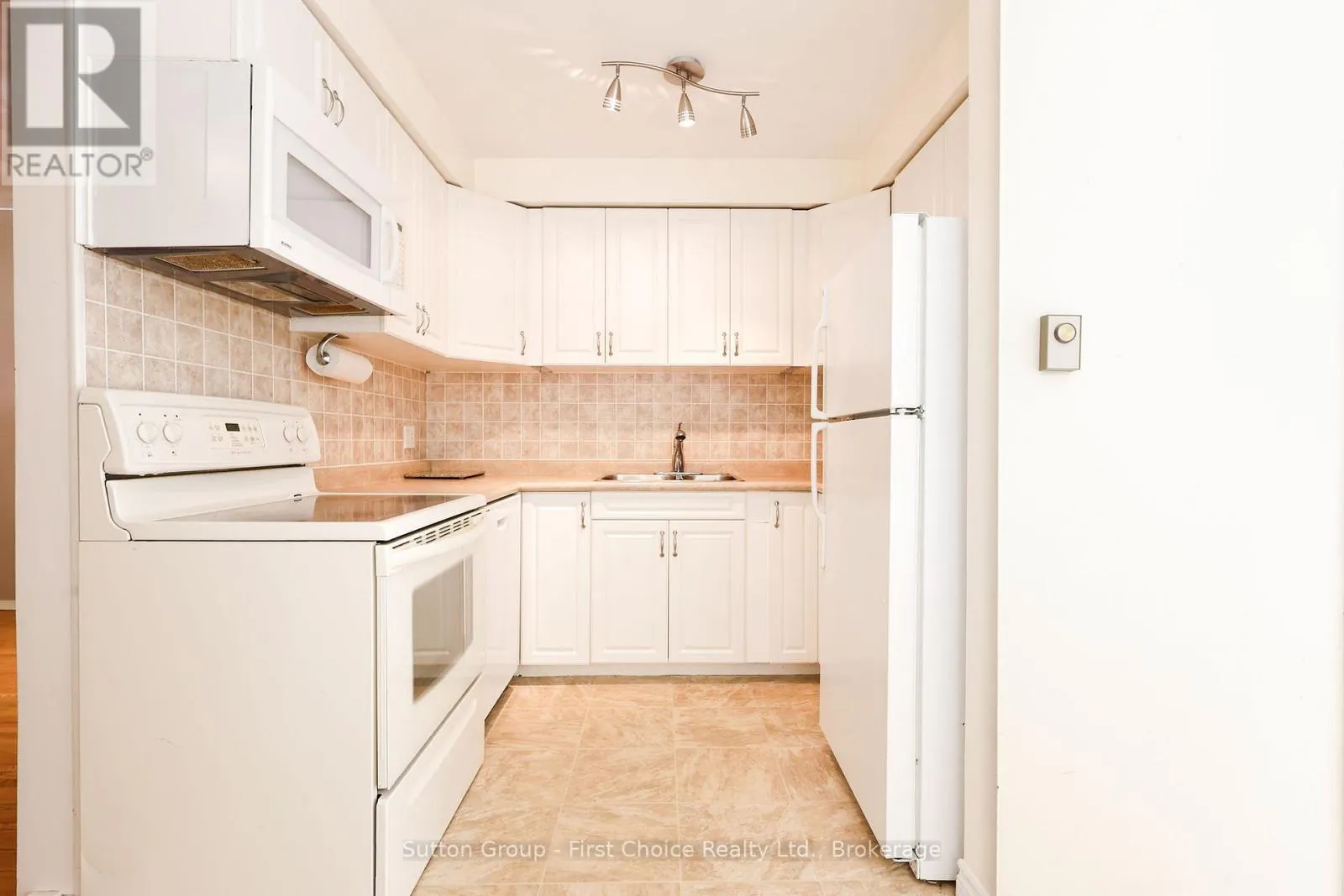 292 REDFORD CRESCENT