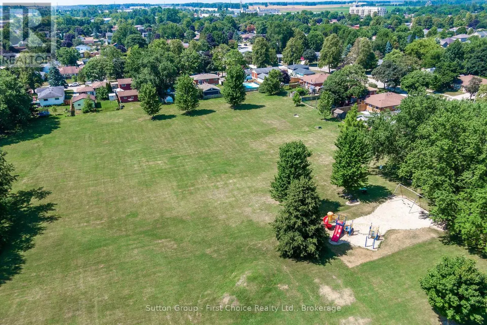 292 REDFORD CRESCENT