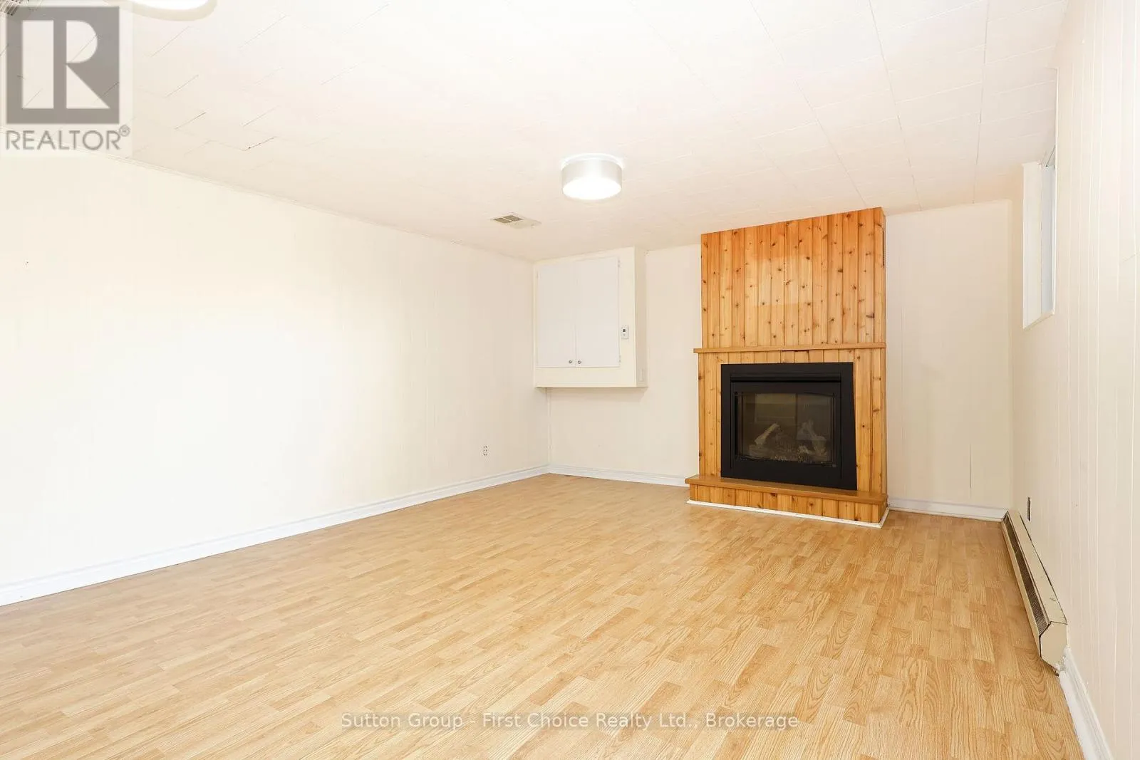 292 REDFORD CRESCENT