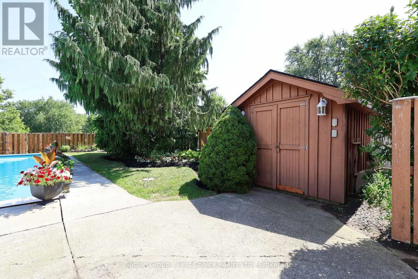 292 REDFORD CRESCENT