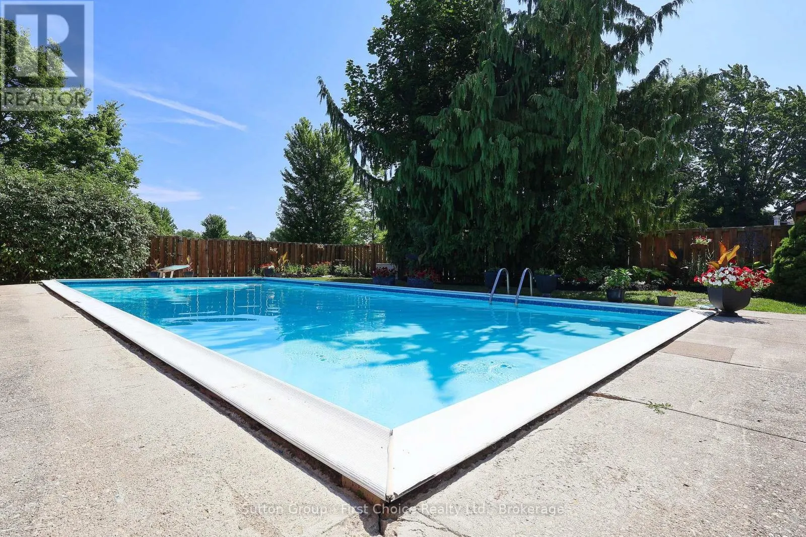 292 REDFORD CRESCENT