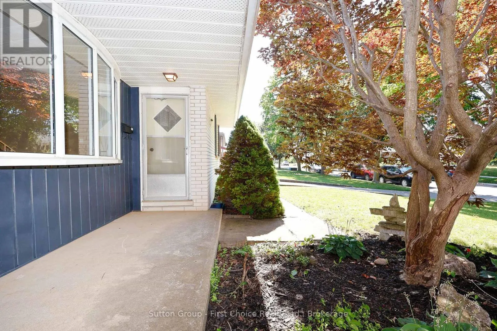 292 REDFORD CRESCENT