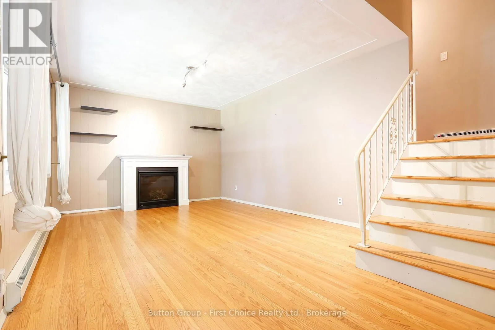 292 REDFORD CRESCENT