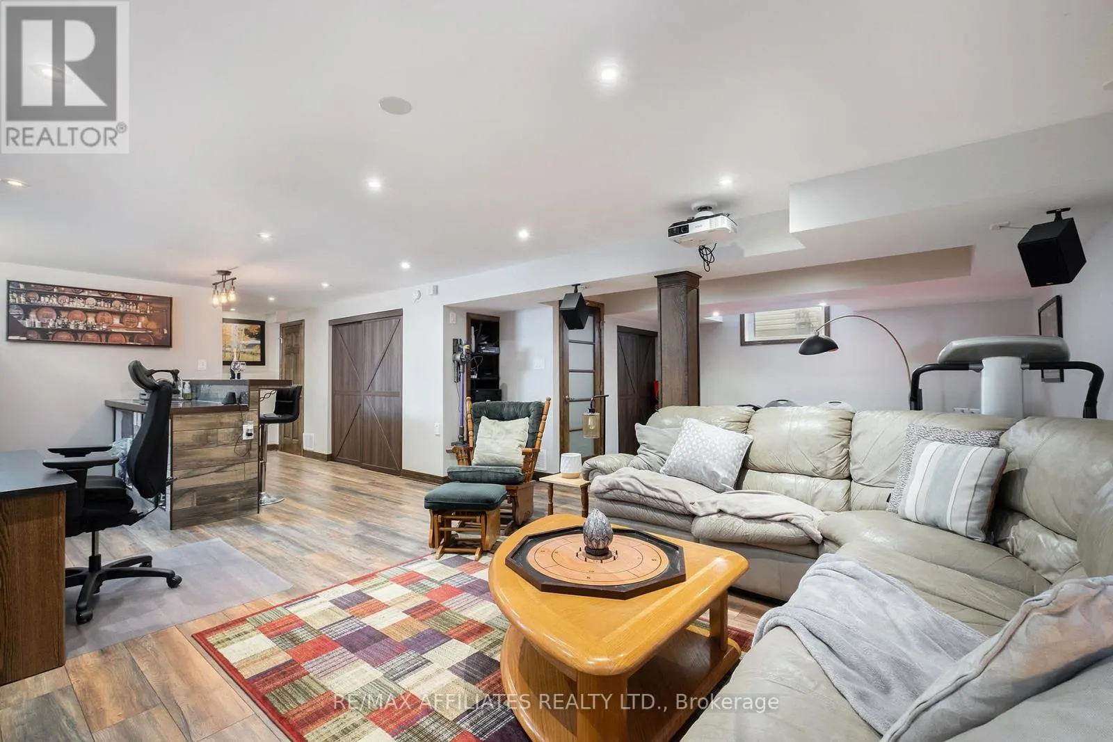 1545 SENATEURS WAY