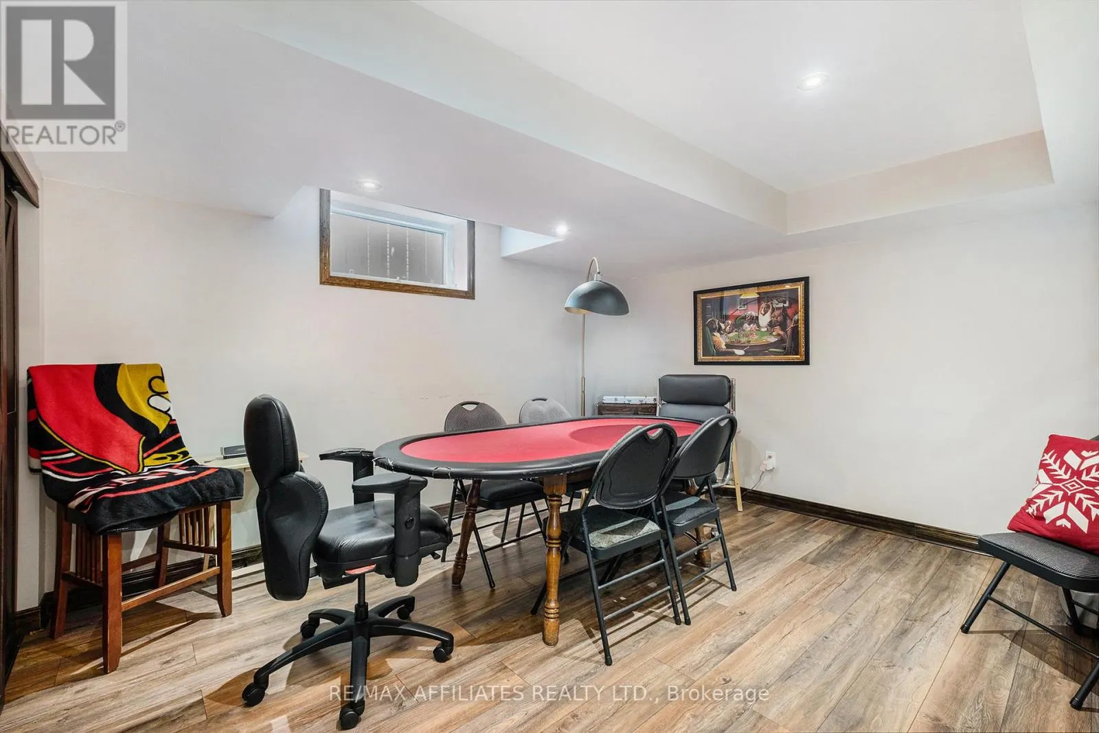 1545 SENATEURS WAY