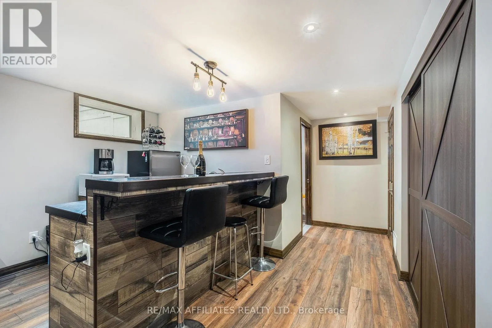 1545 SENATEURS WAY