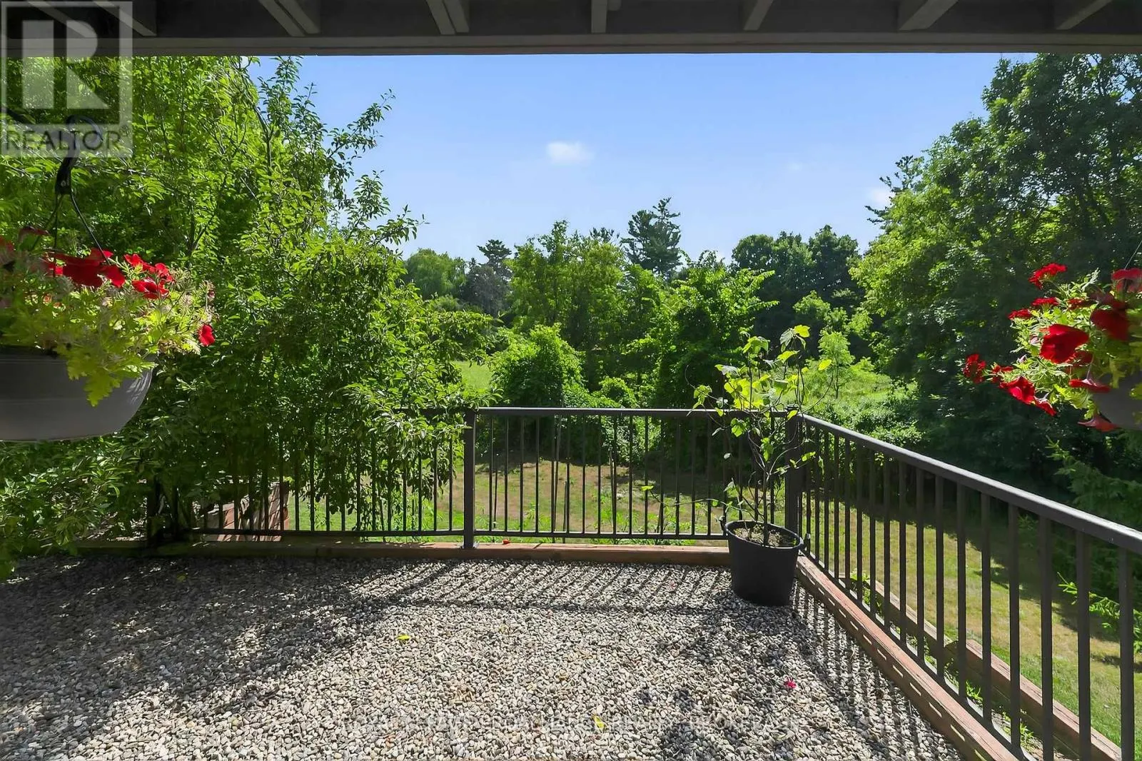 1098 CAITLIN CRESCENT