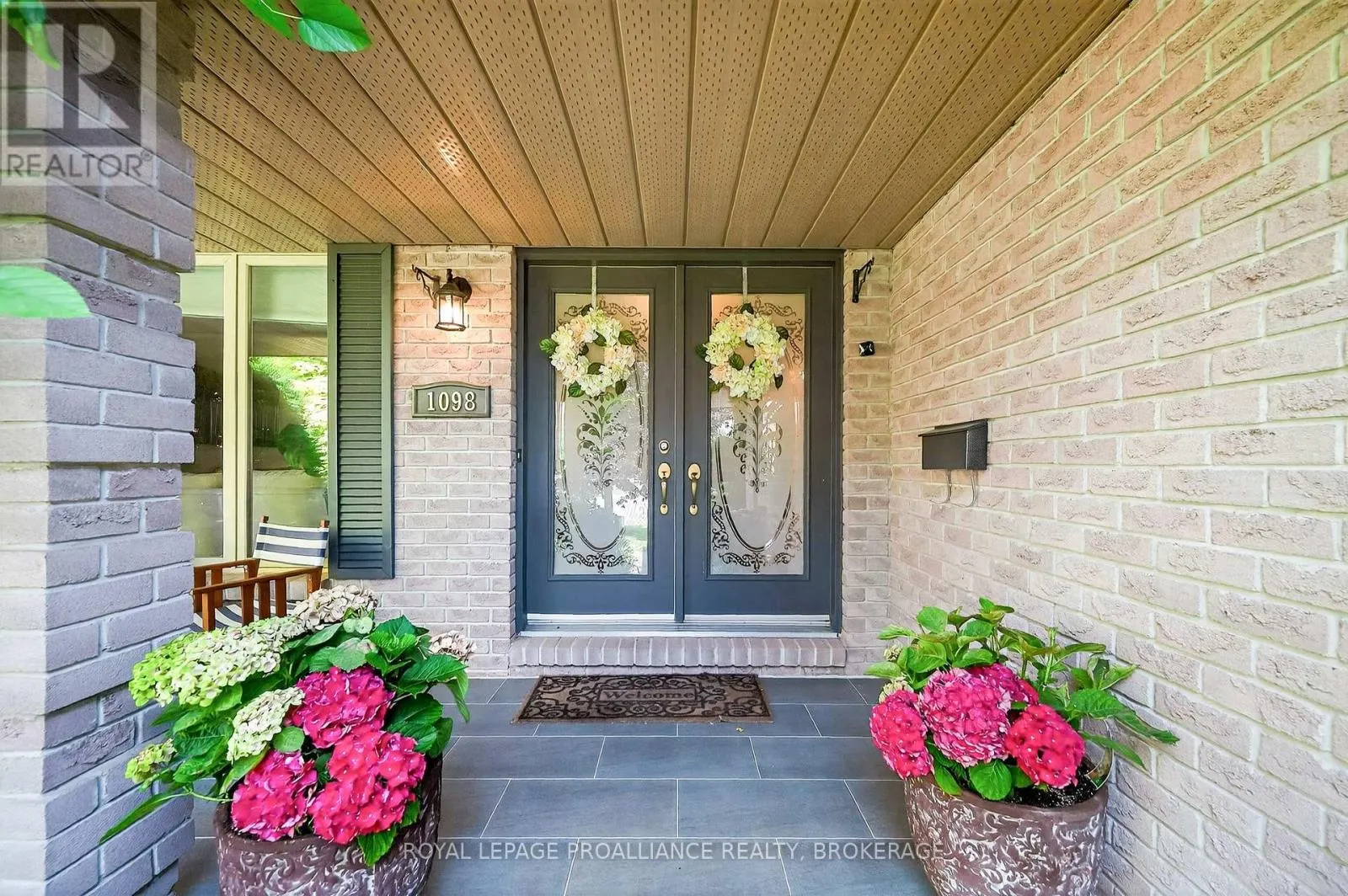 1098 CAITLIN CRESCENT