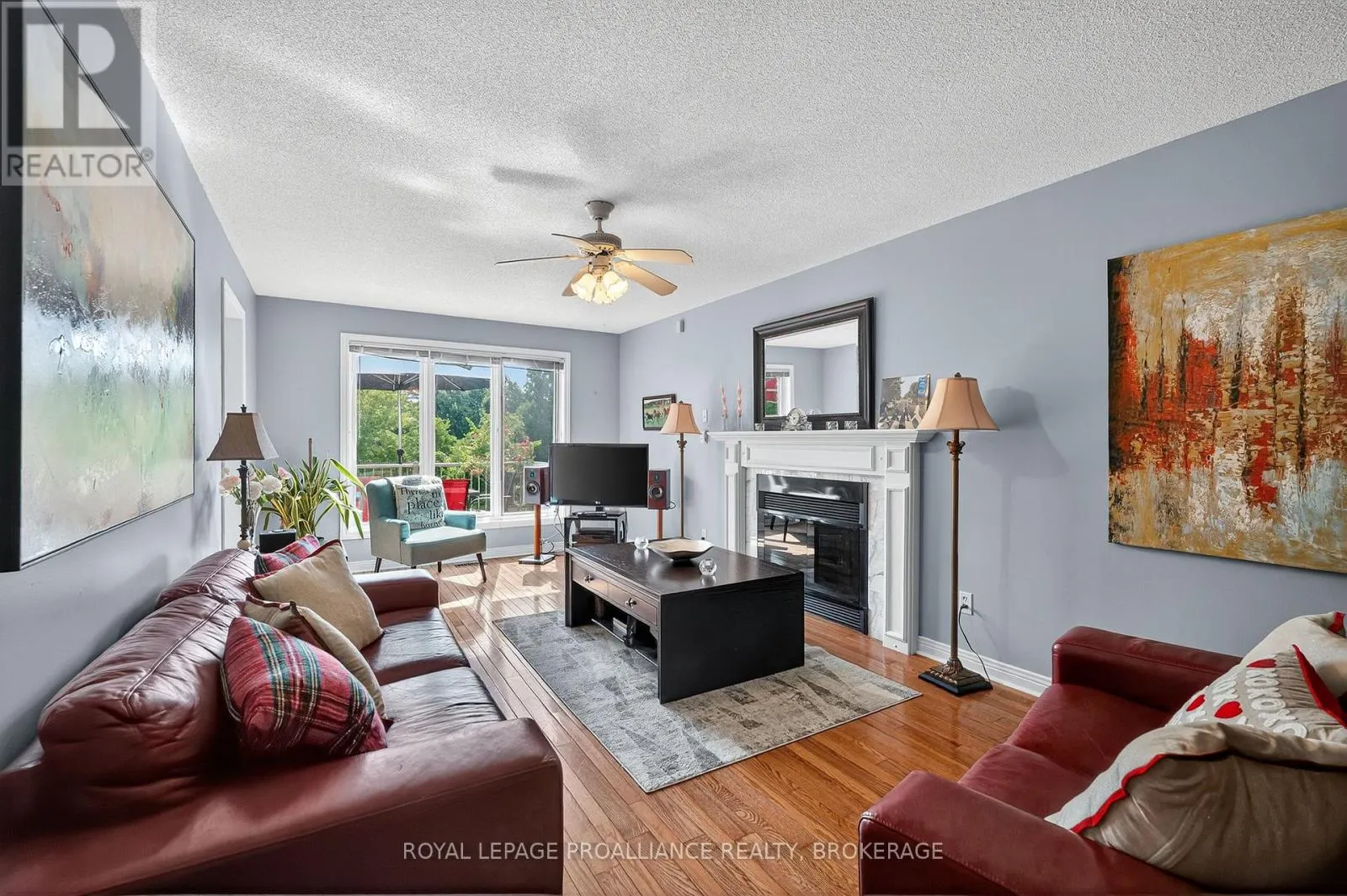 1098 CAITLIN CRESCENT