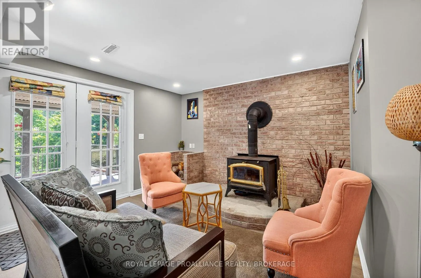 1098 CAITLIN CRESCENT