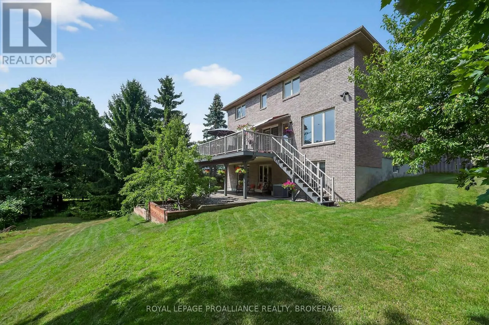 1098 CAITLIN CRESCENT