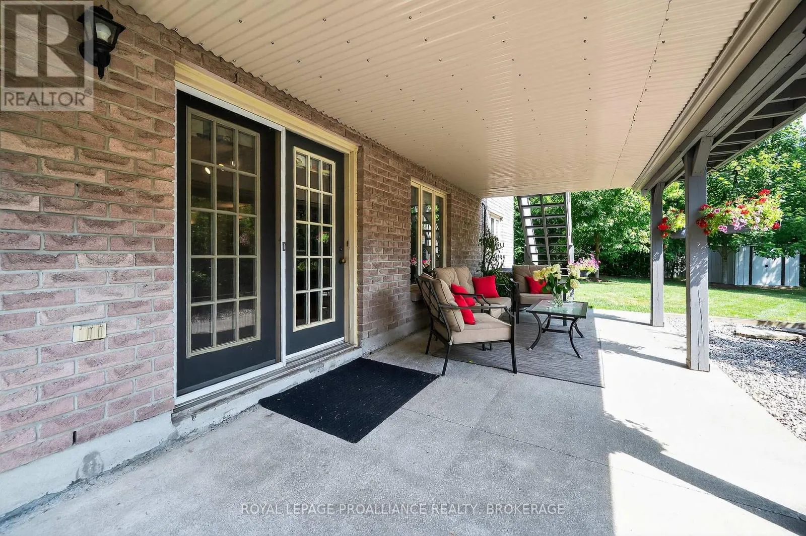 1098 CAITLIN CRESCENT
