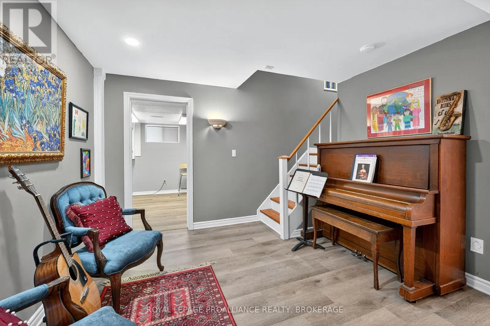 1098 CAITLIN CRESCENT