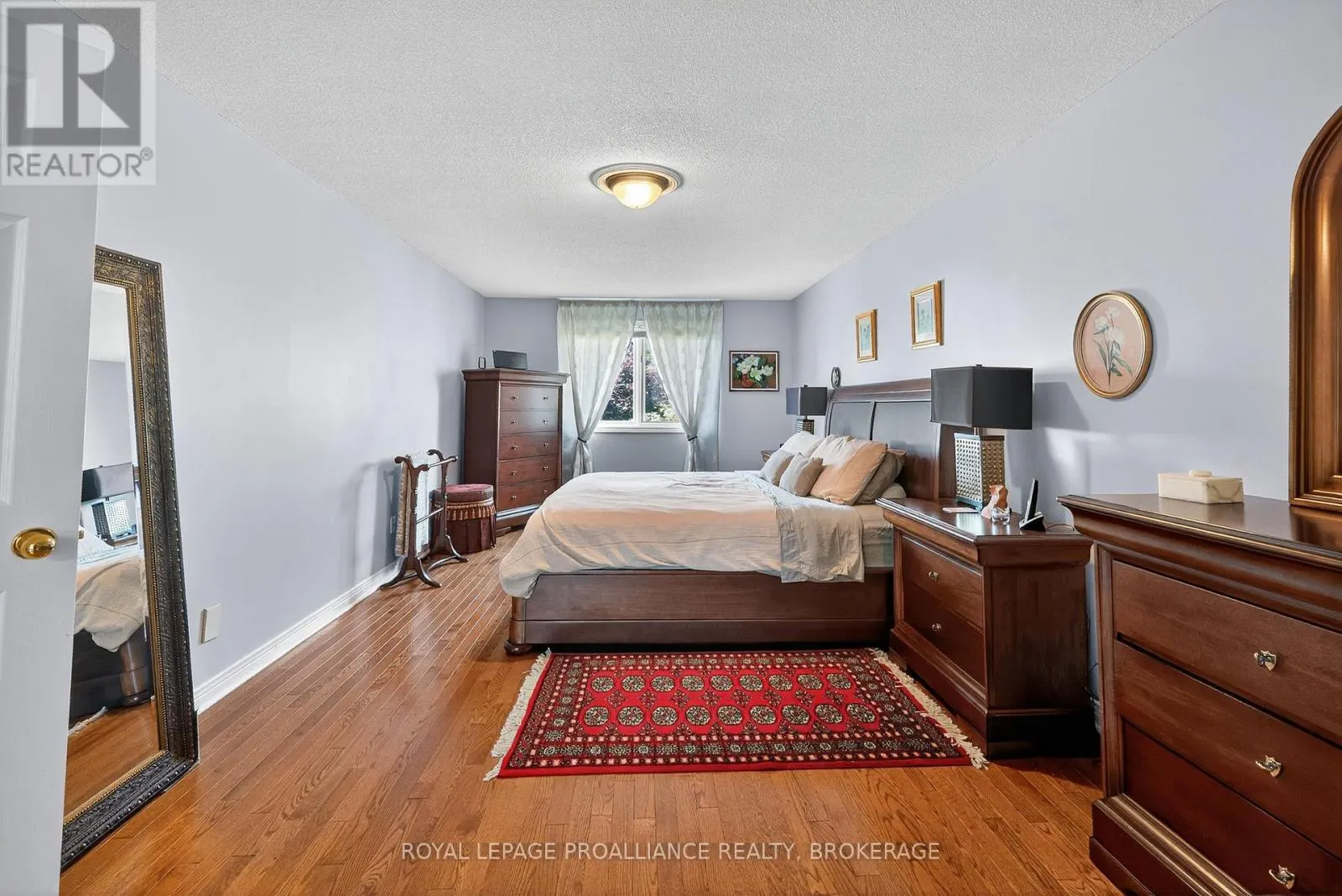 1098 CAITLIN CRESCENT