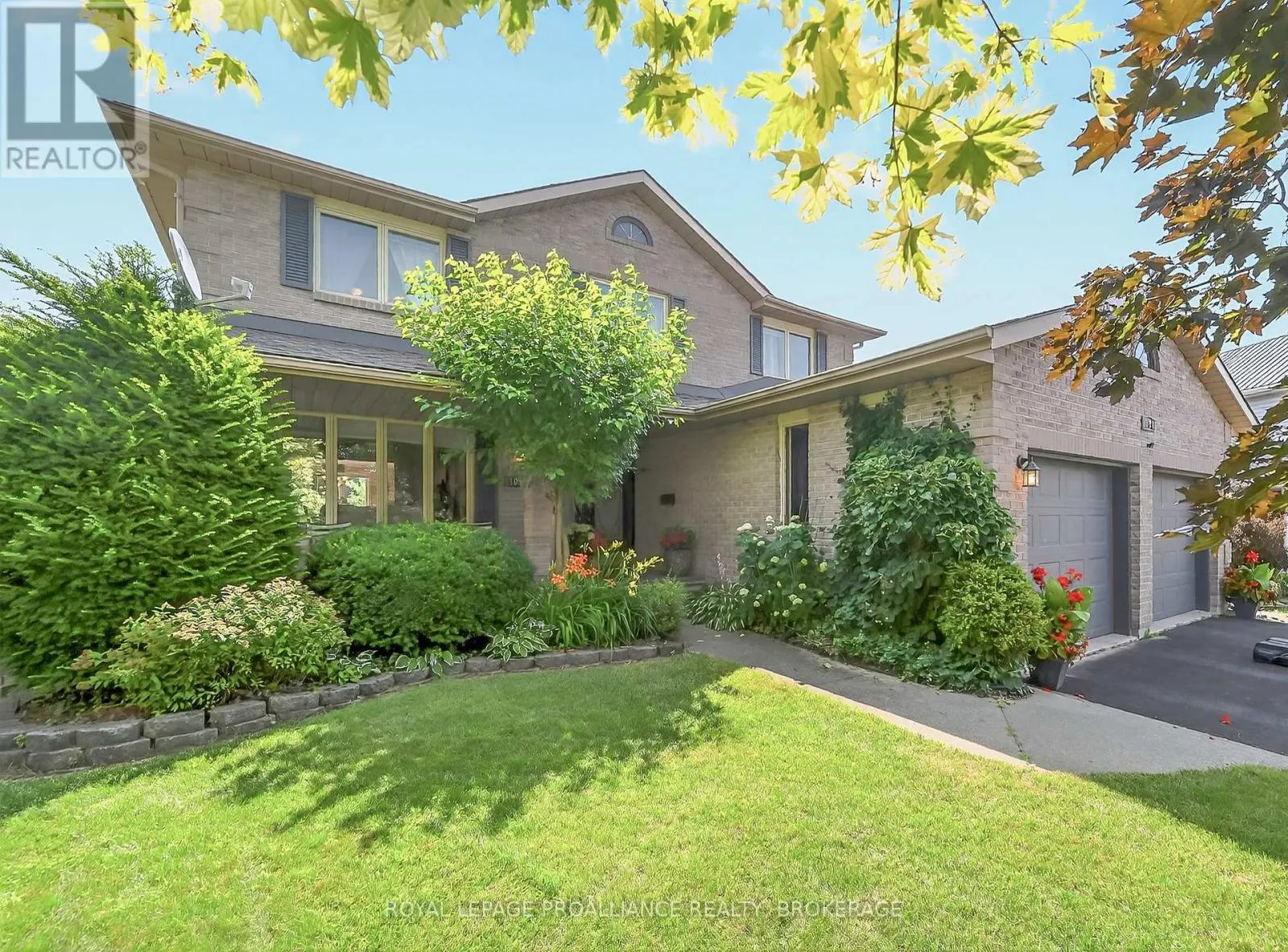 1098 CAITLIN CRESCENT
