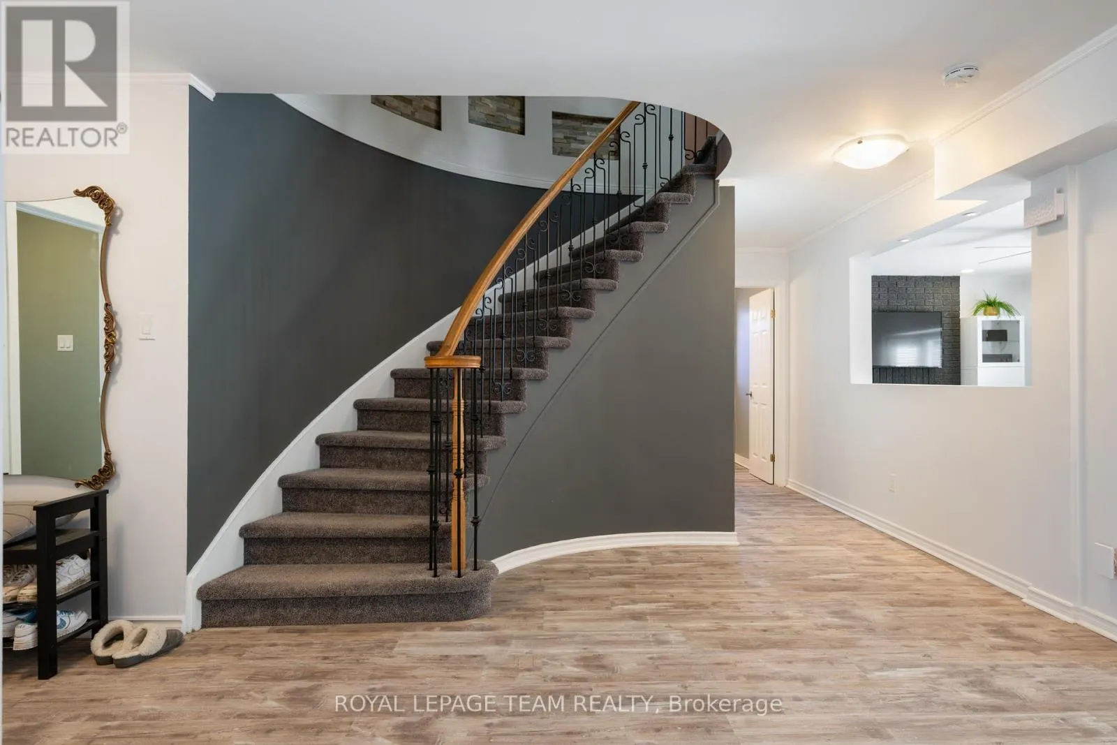 62 PITTAWAY AVENUE