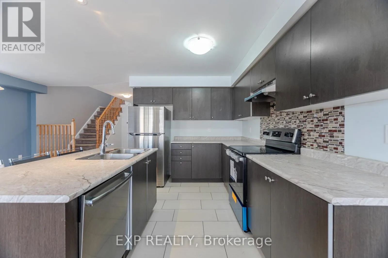 67 THOMPSON ROAD