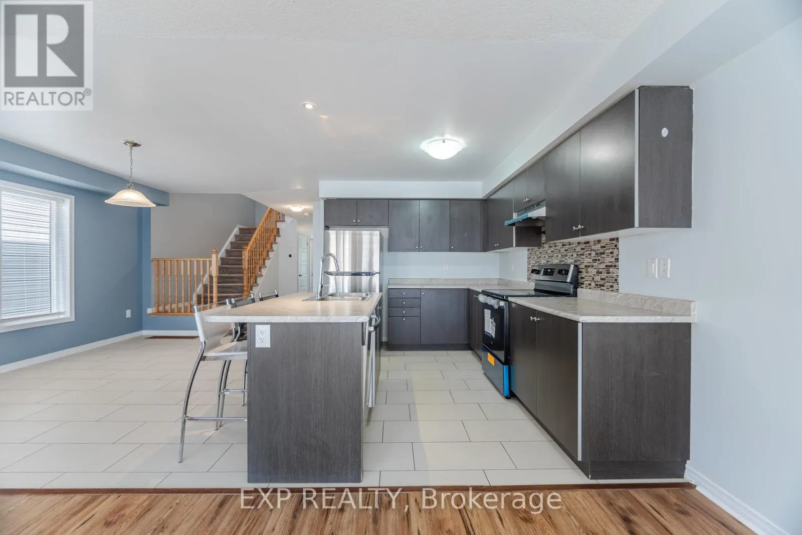 67 THOMPSON ROAD