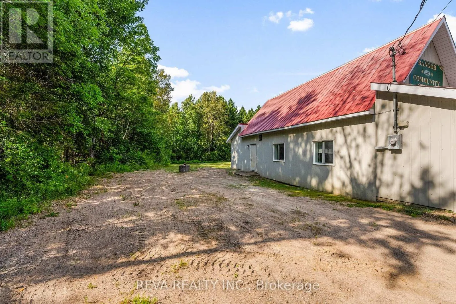 786 CENTREVIEW ROAD