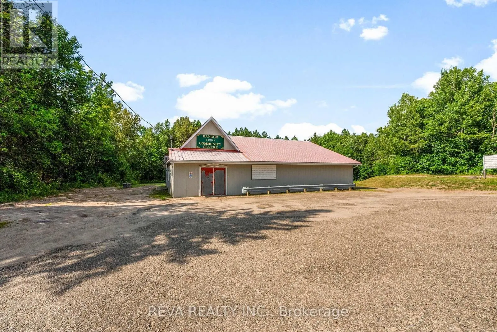786 CENTREVIEW ROAD