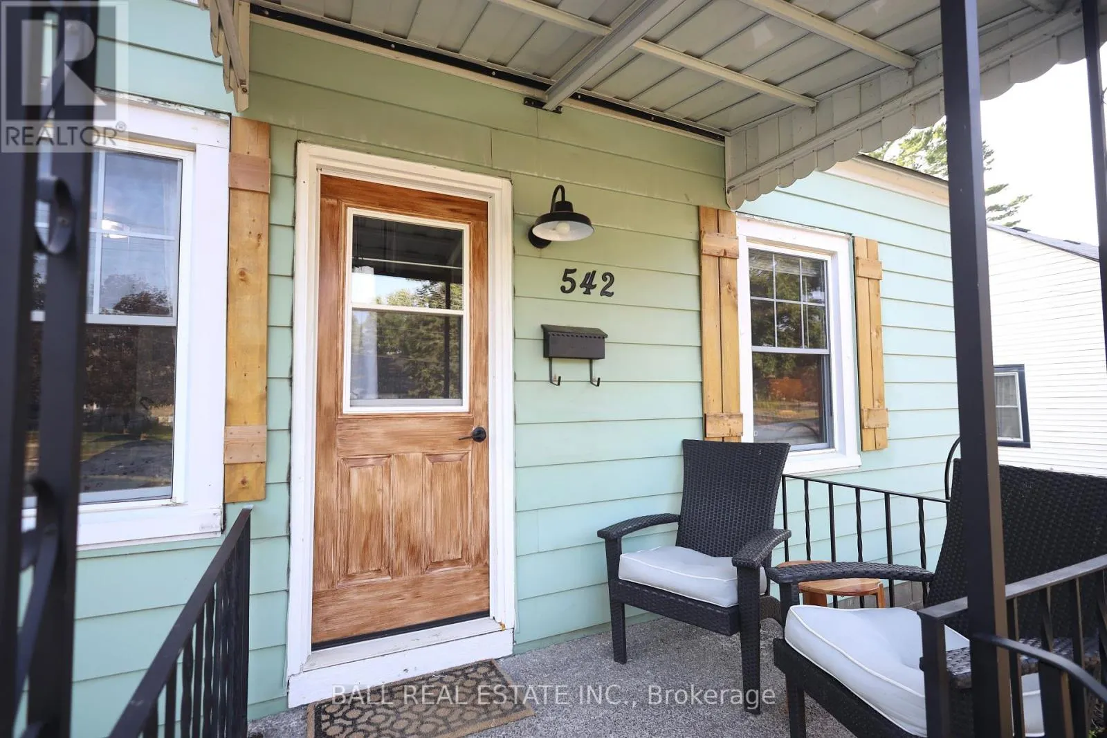 542 SIDNEY STREET