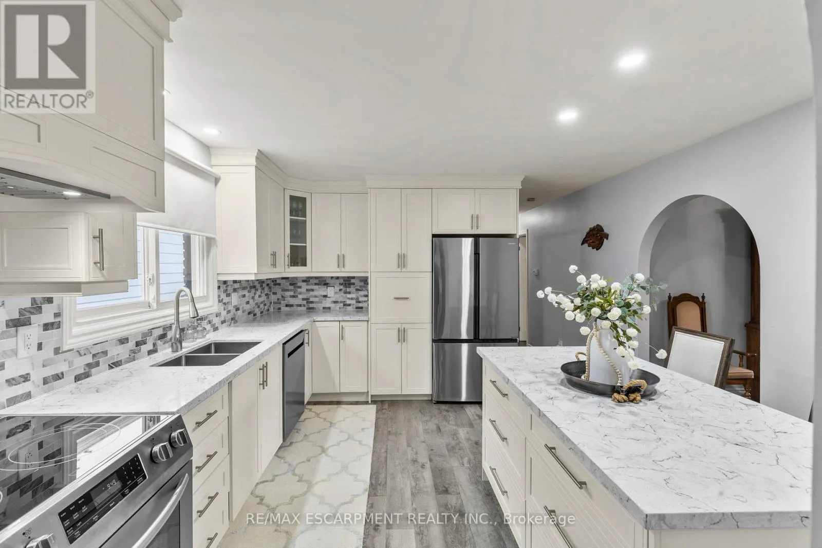15 DEBORA DRIVE