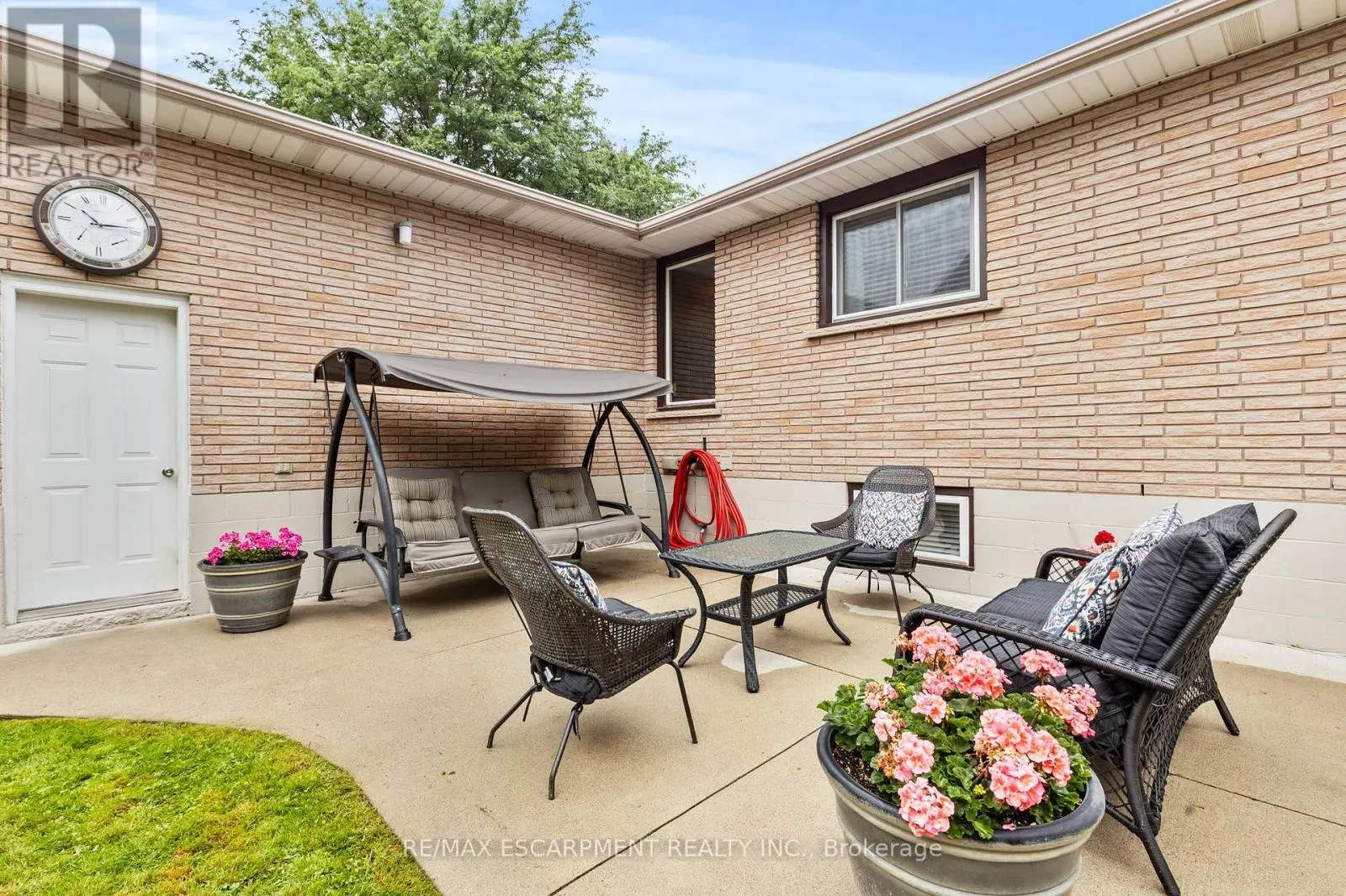 15 DEBORA DRIVE
