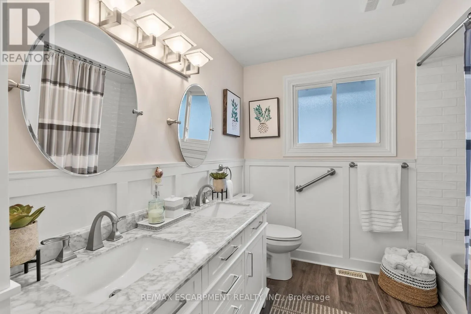 15 DEBORA DRIVE