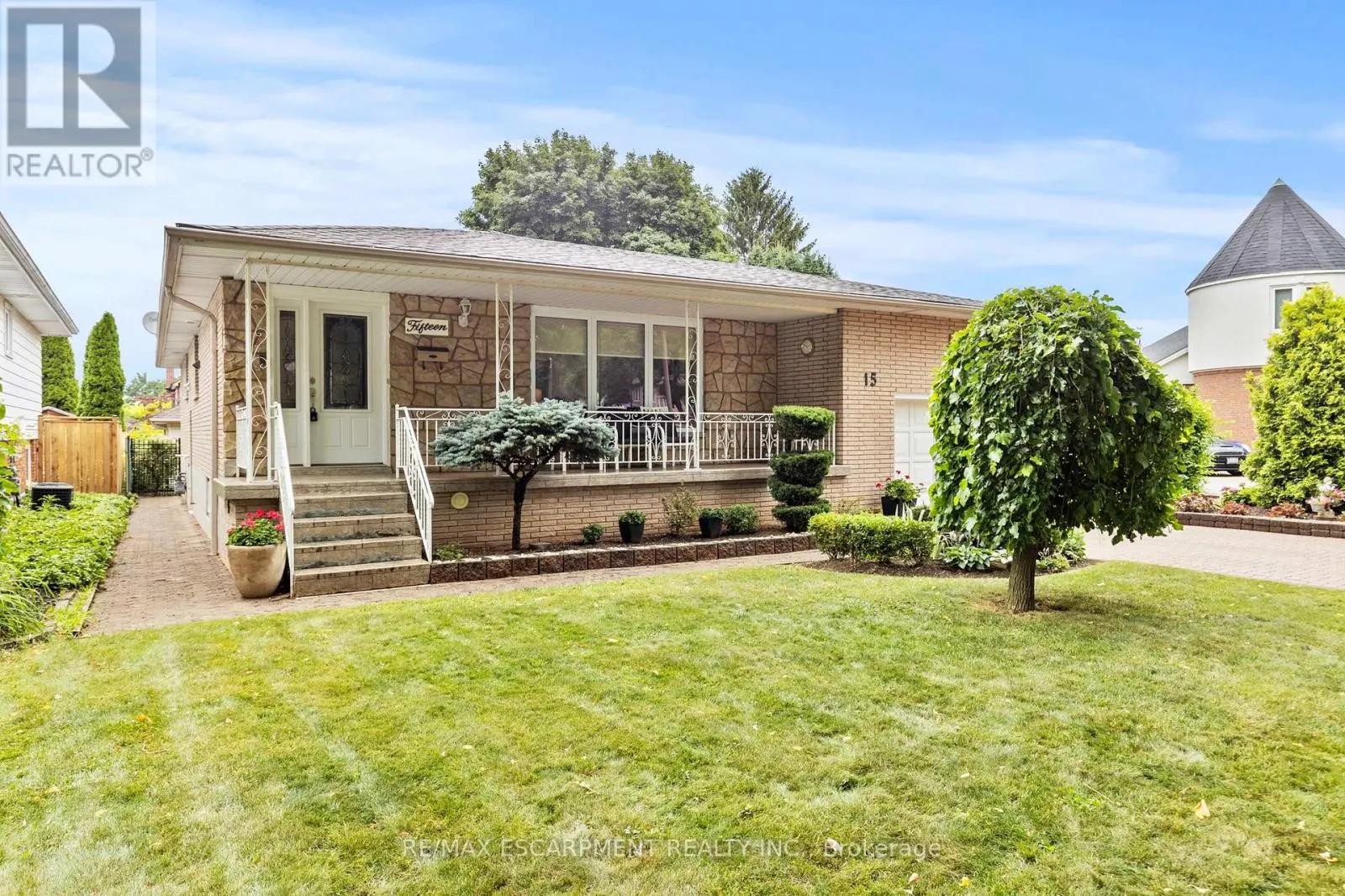 15 DEBORA DRIVE
