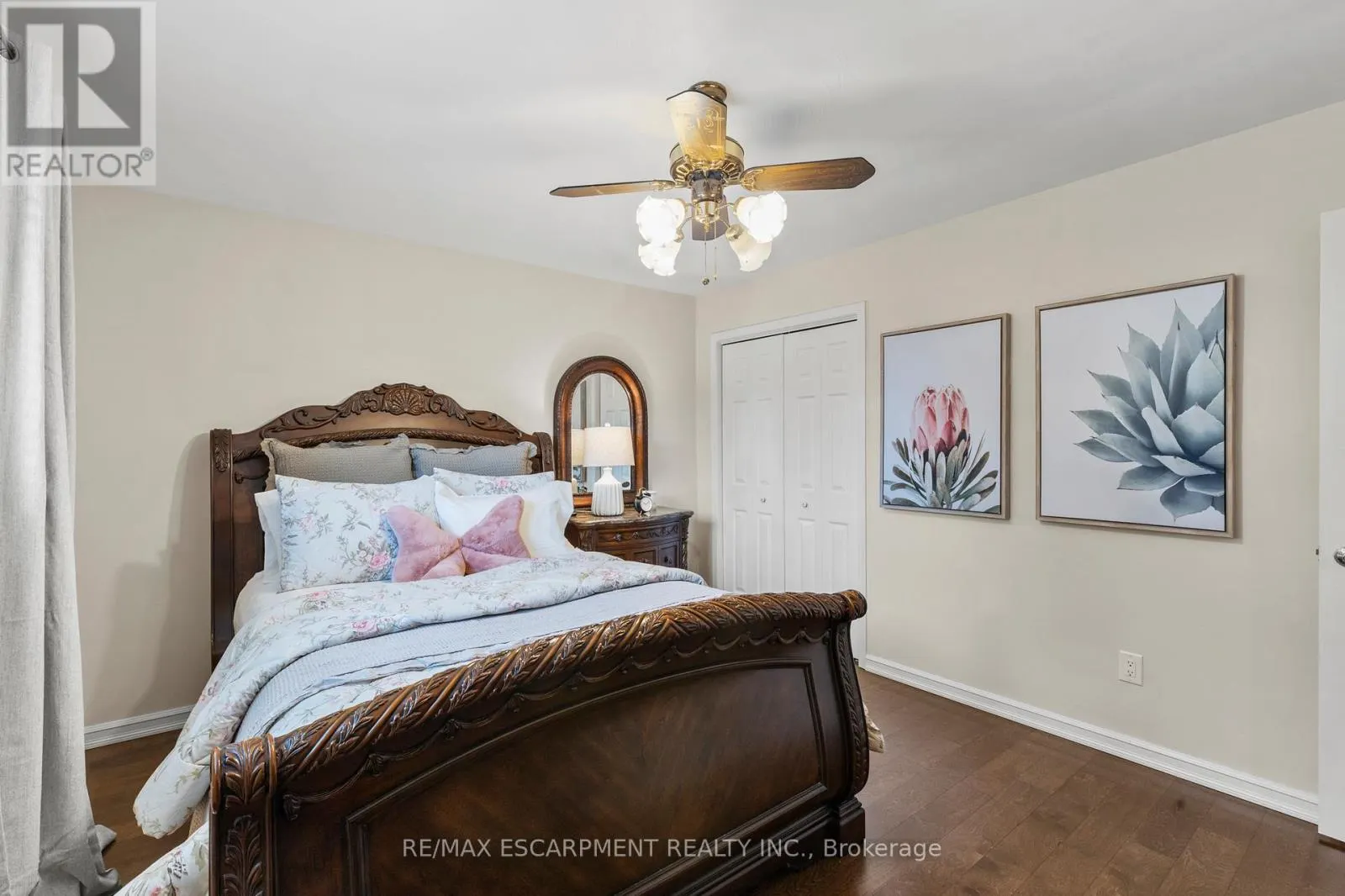 15 DEBORA DRIVE
