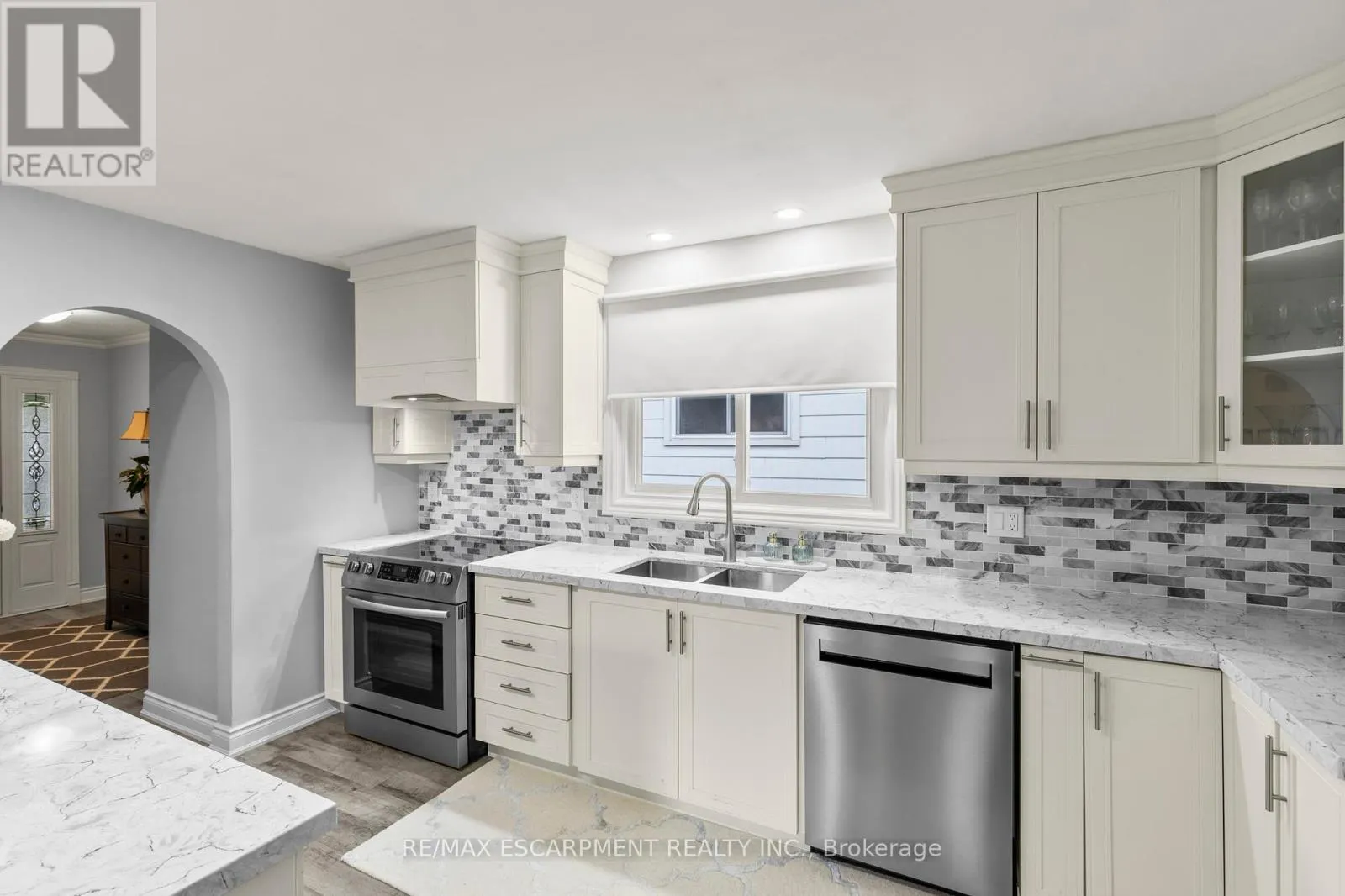 15 DEBORA DRIVE