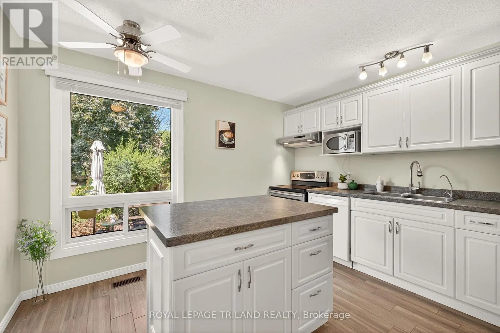 22 - 782 VISCOUNT ROAD, #22
