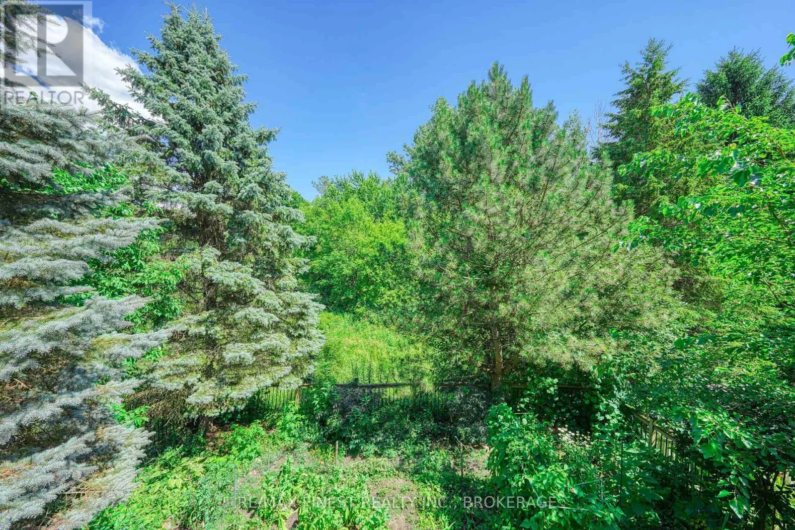 1082 CAITLIN CRESCENT