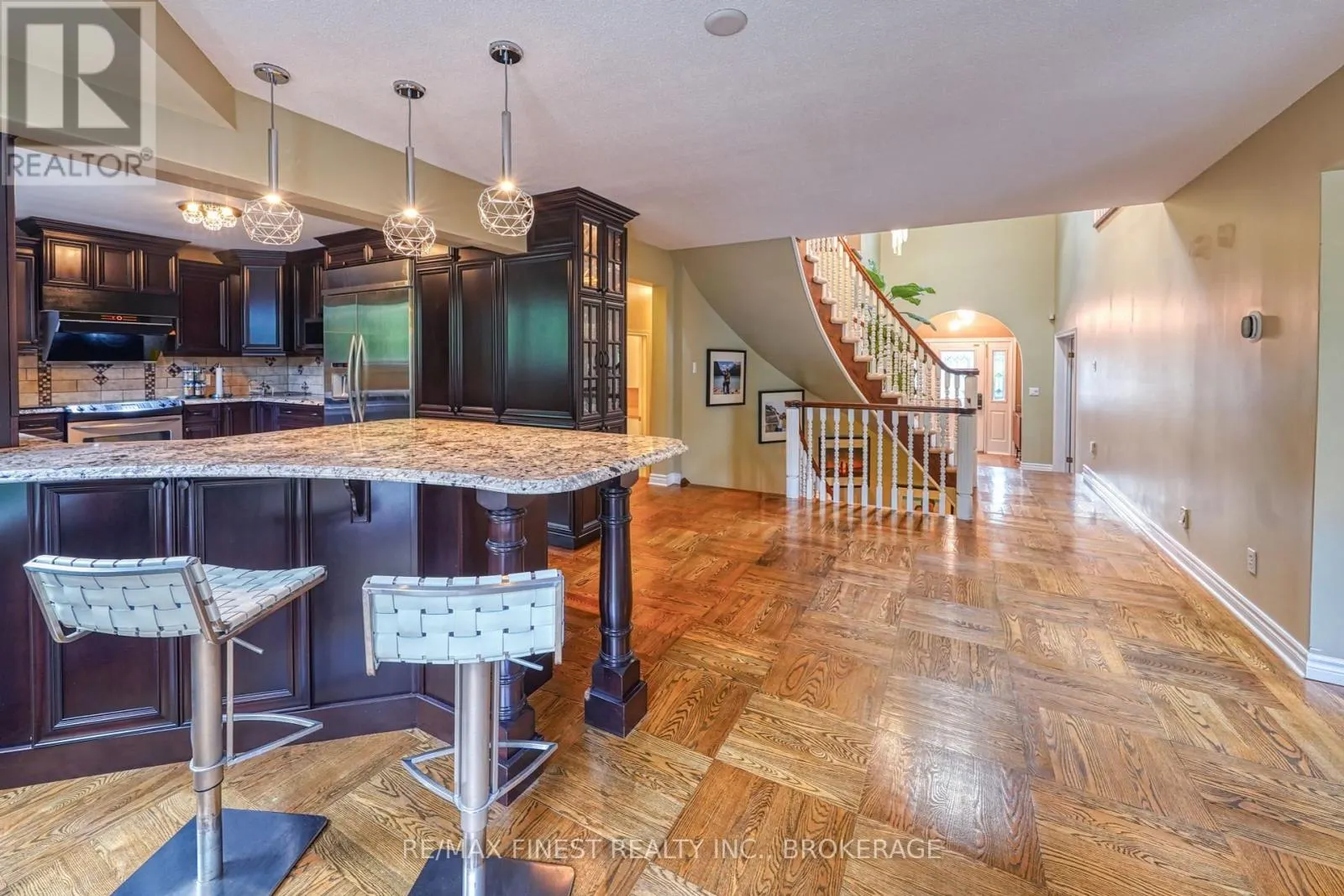 1082 CAITLIN CRESCENT