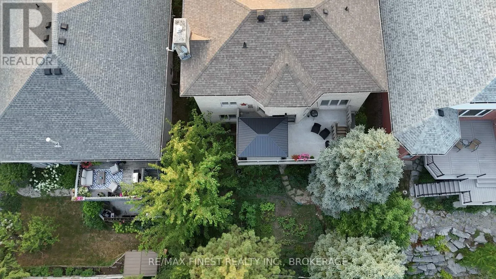 1082 CAITLIN CRESCENT