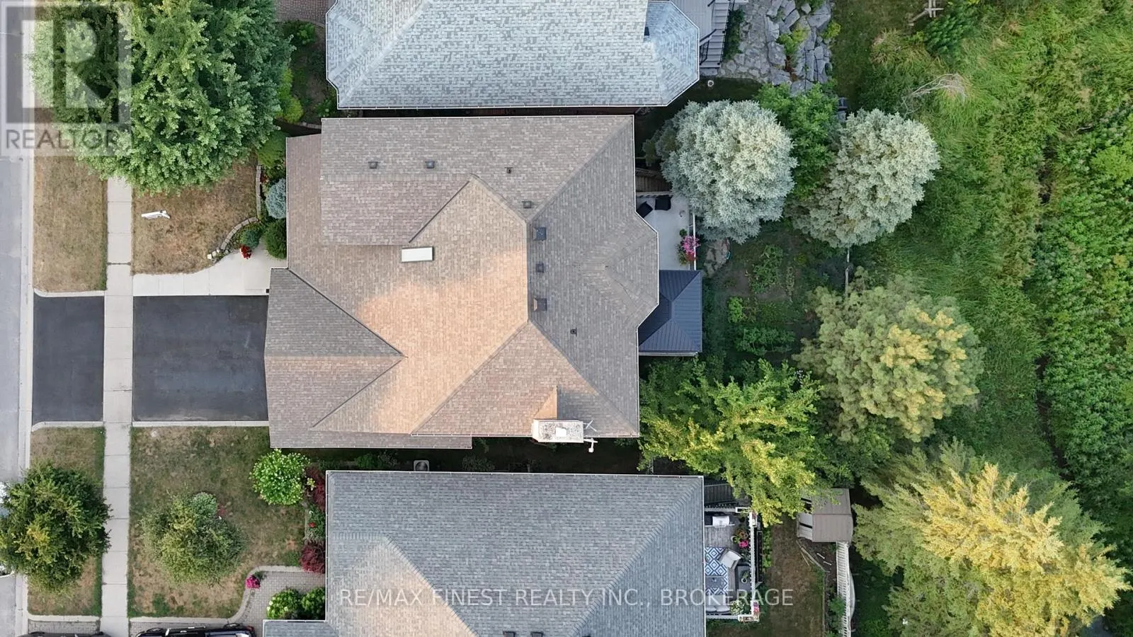 1082 CAITLIN CRESCENT