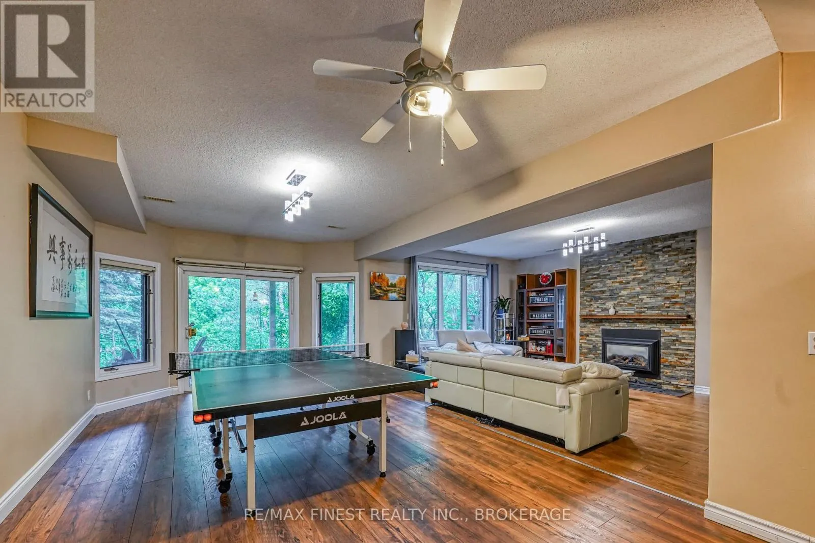 1082 CAITLIN CRESCENT