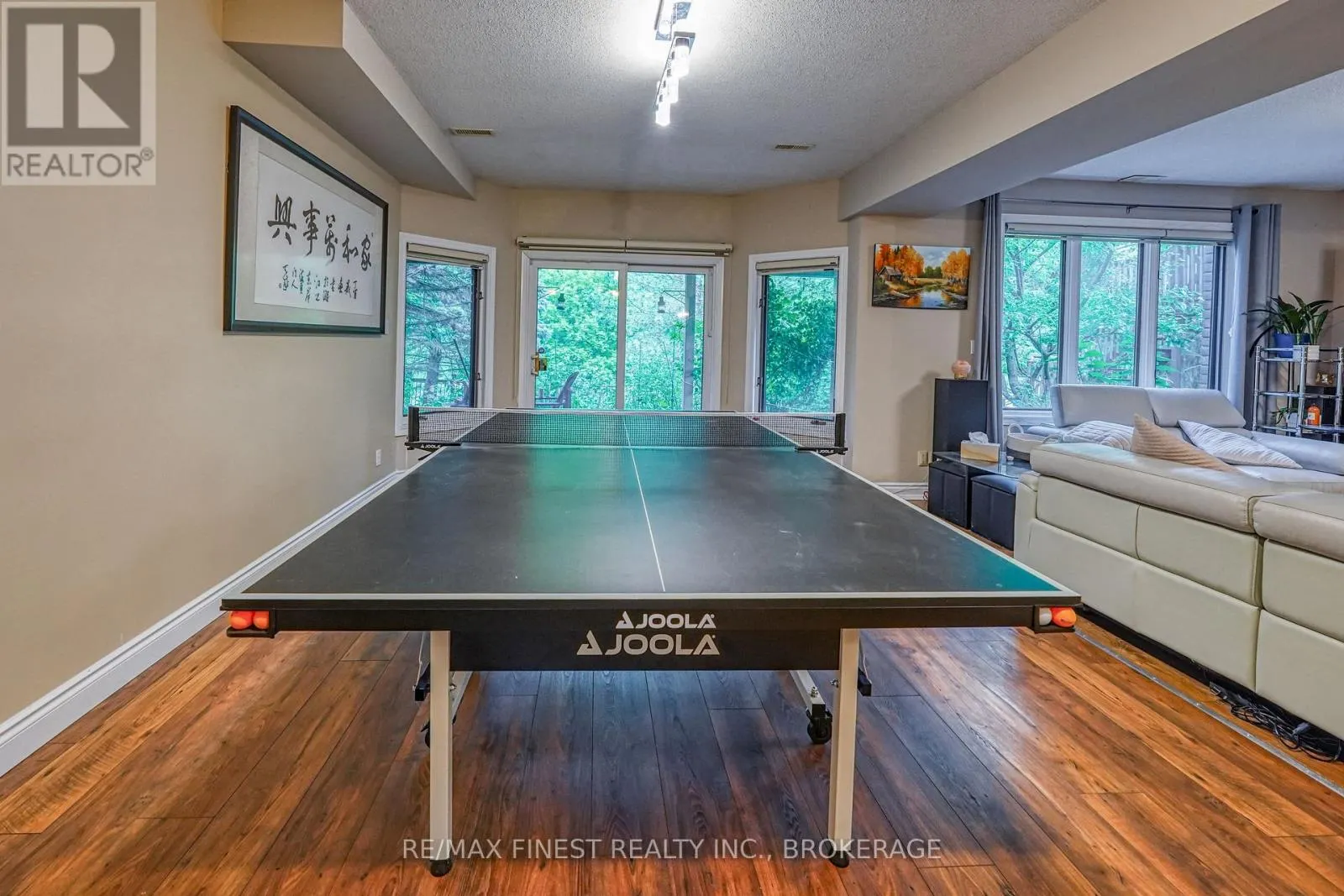 1082 CAITLIN CRESCENT