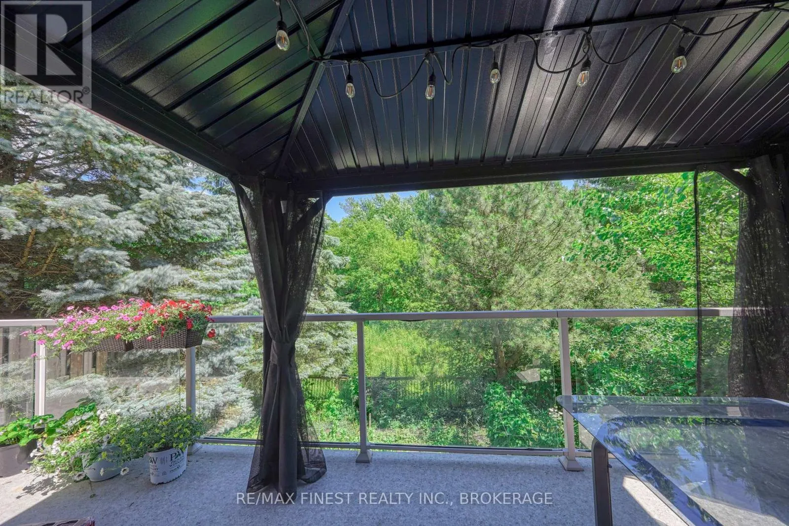 1082 CAITLIN CRESCENT
