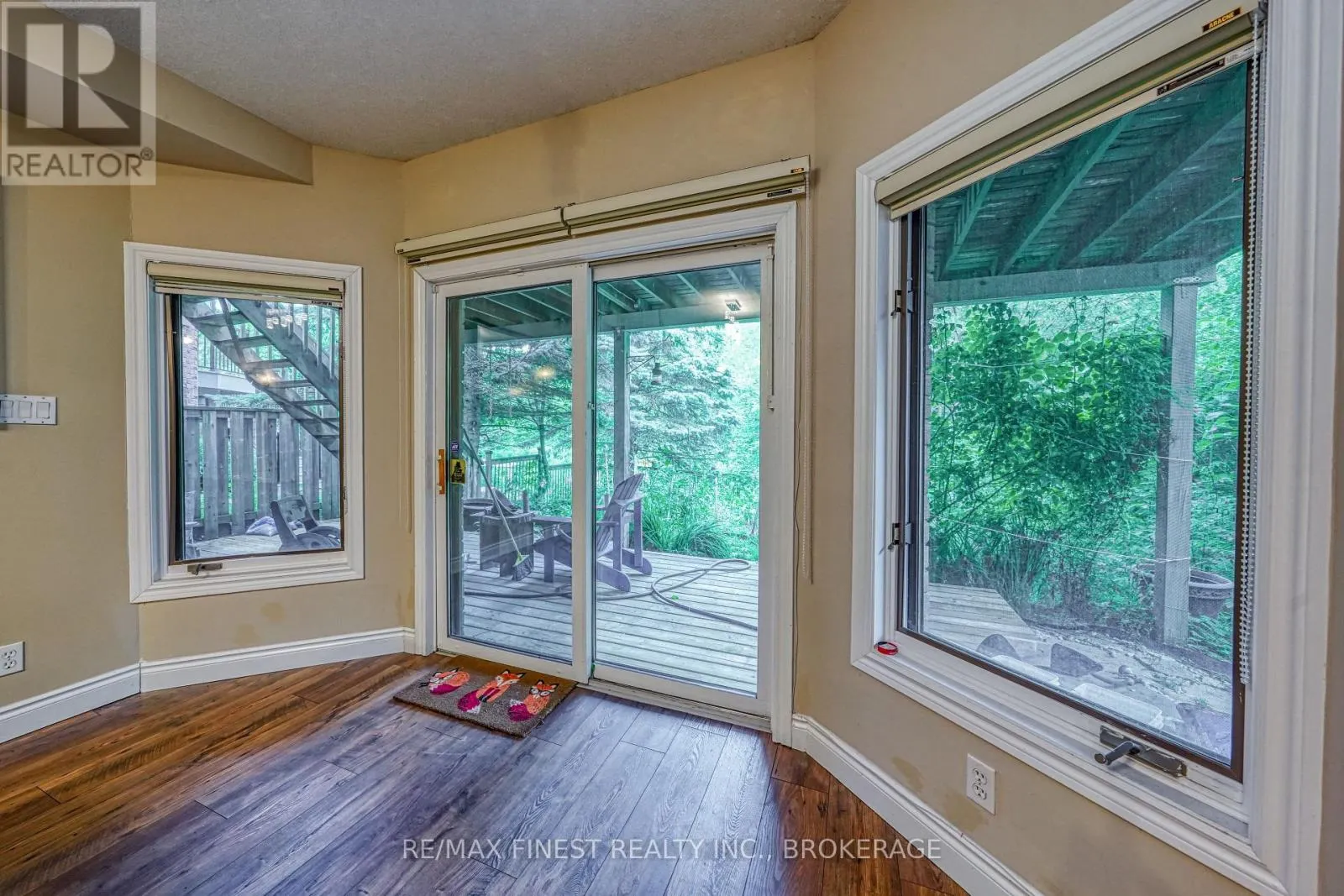 1082 CAITLIN CRESCENT