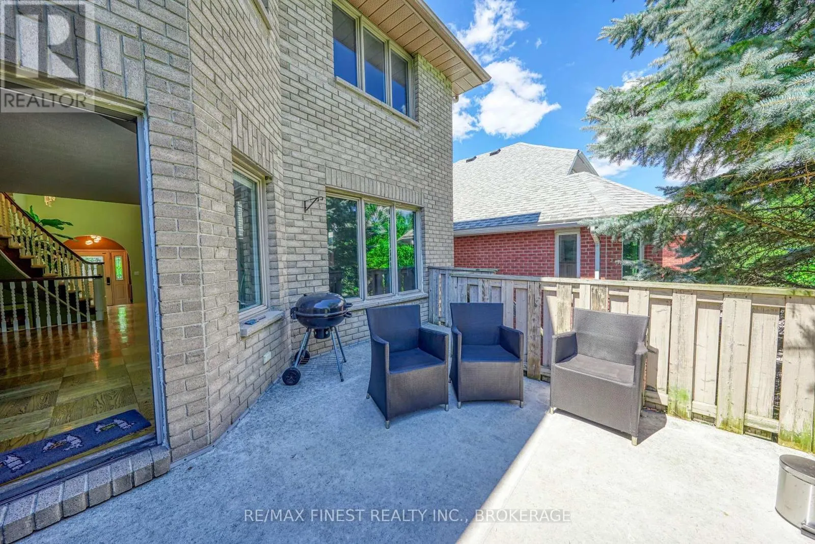 1082 CAITLIN CRESCENT