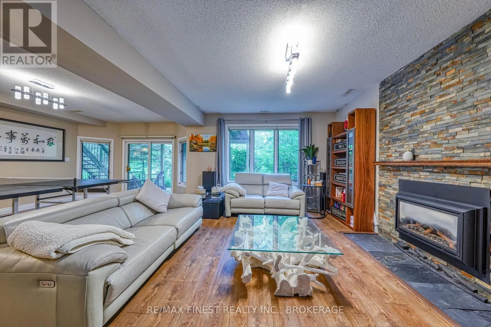1082 CAITLIN CRESCENT