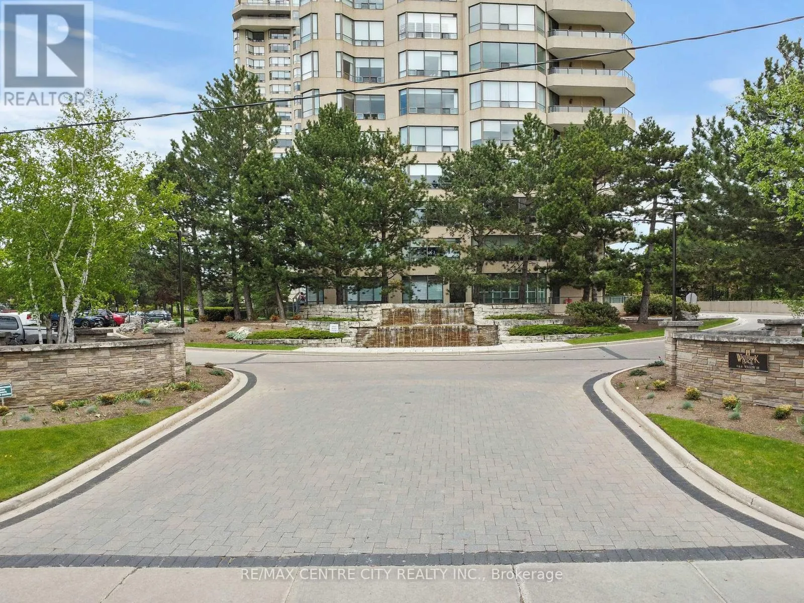 808 - 4 WILLOW STREET, #808