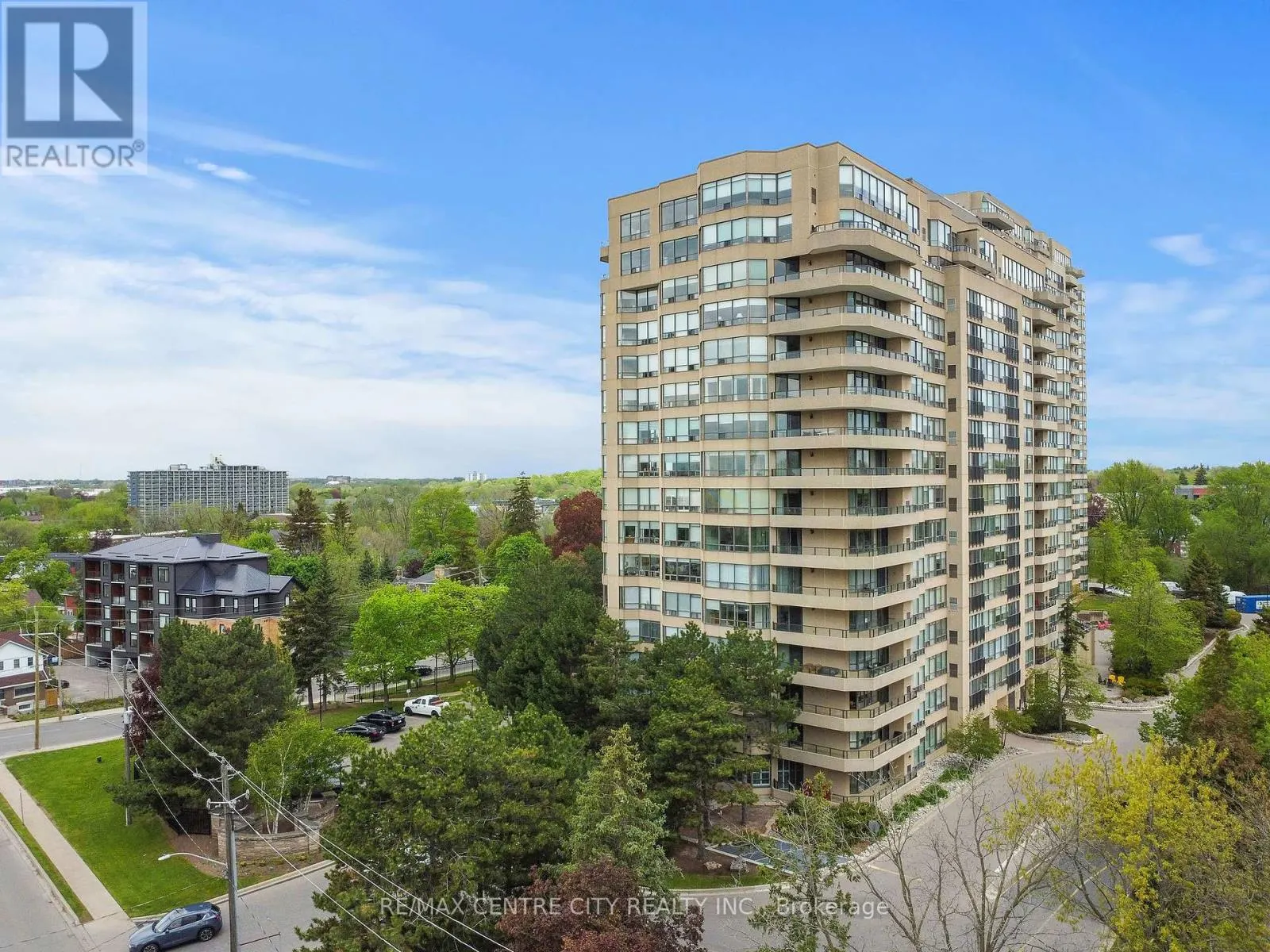 808 - 4 WILLOW STREET, #808