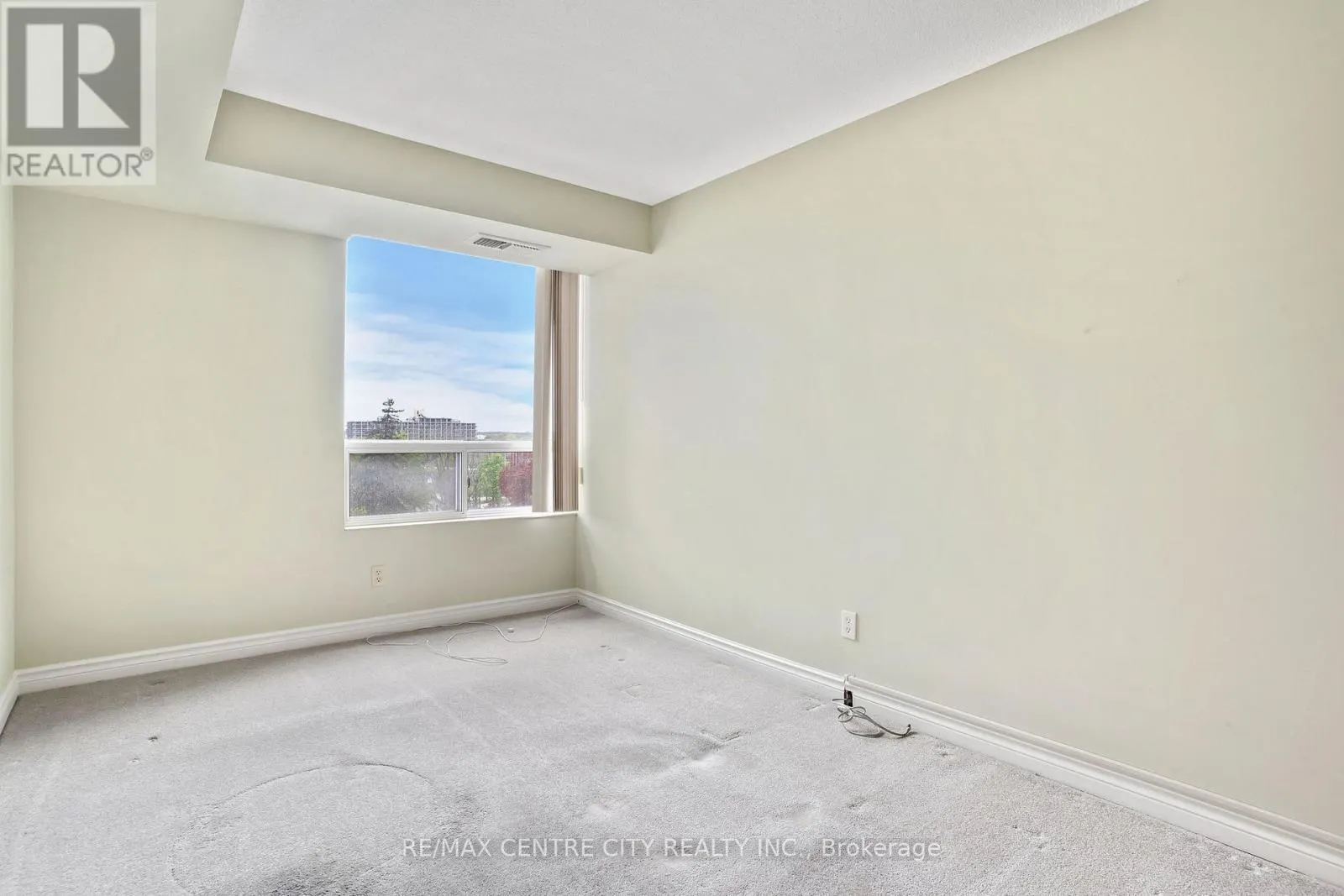 808 - 4 WILLOW STREET, #808