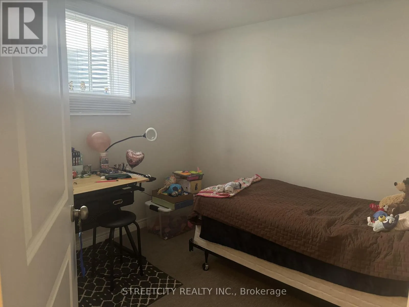 32 BOUNTY AVENUE