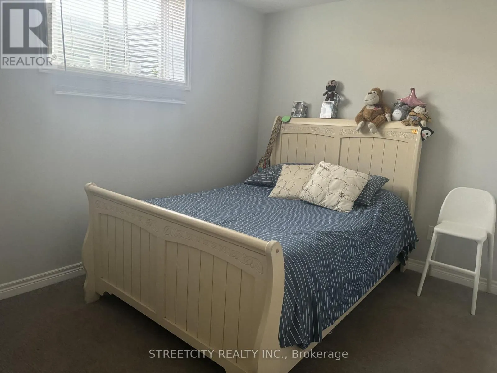32 BOUNTY AVENUE